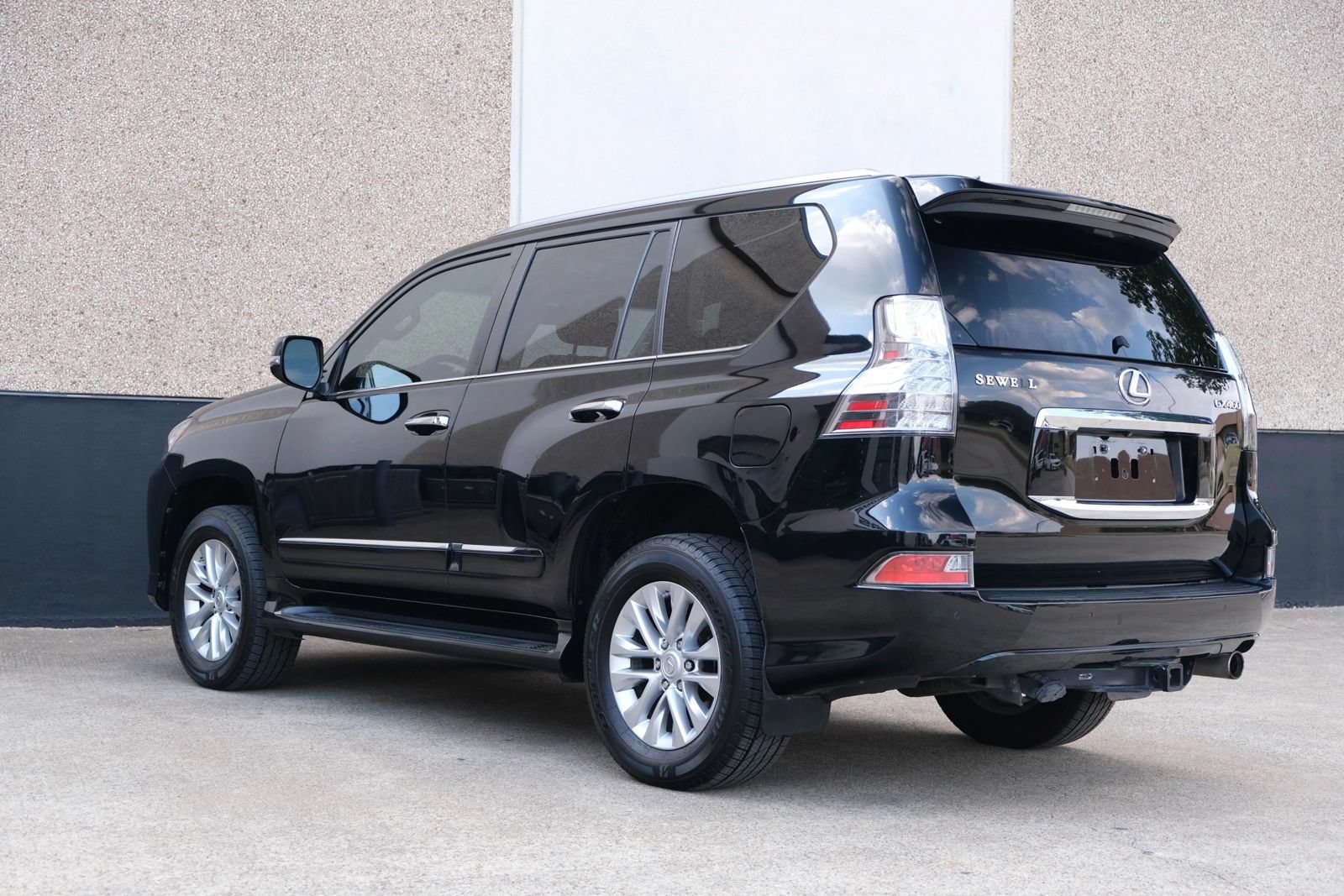 Used 2017 Lexus GX 460 Premium w/ Premium Package AWD/4WD image 14
