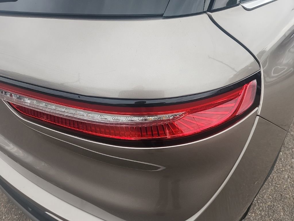 Used 2020 Lincoln Corsair Reserve FWD image 14