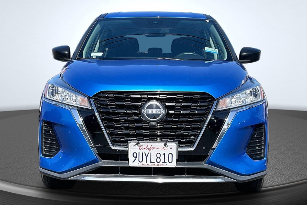 Used 2022 Nissan Kicks S FWD image 3