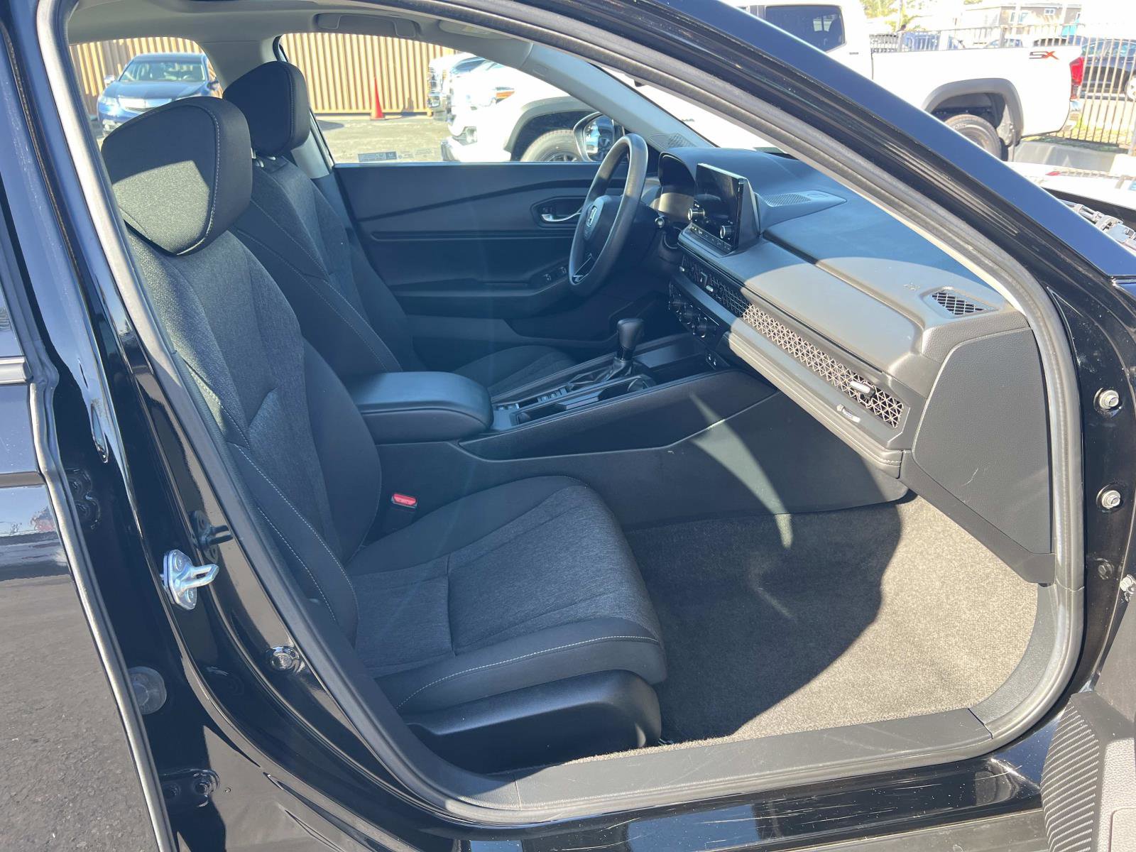 Certified 2023 Honda Accord EX image 28