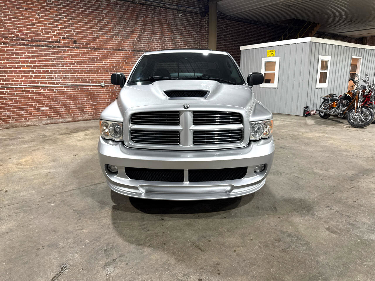Used 2005 Dodge Ram 1500 Truck 2WD Quad Cab image 2