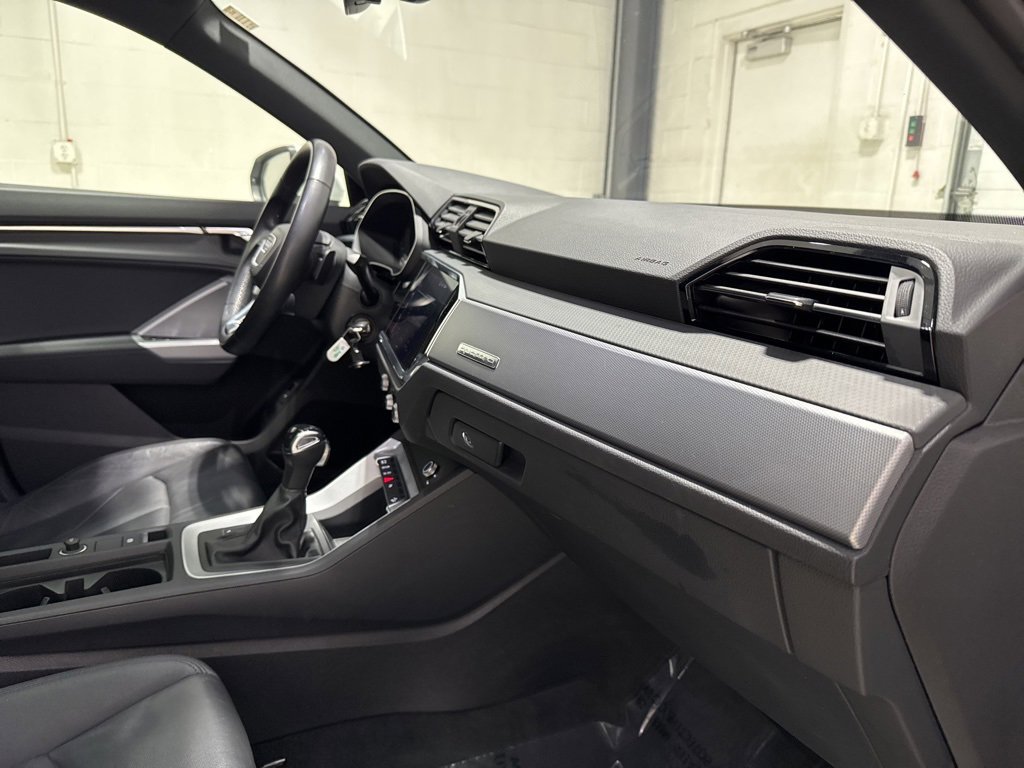 Used 2022 Audi Q3 2.0T Premium image 32