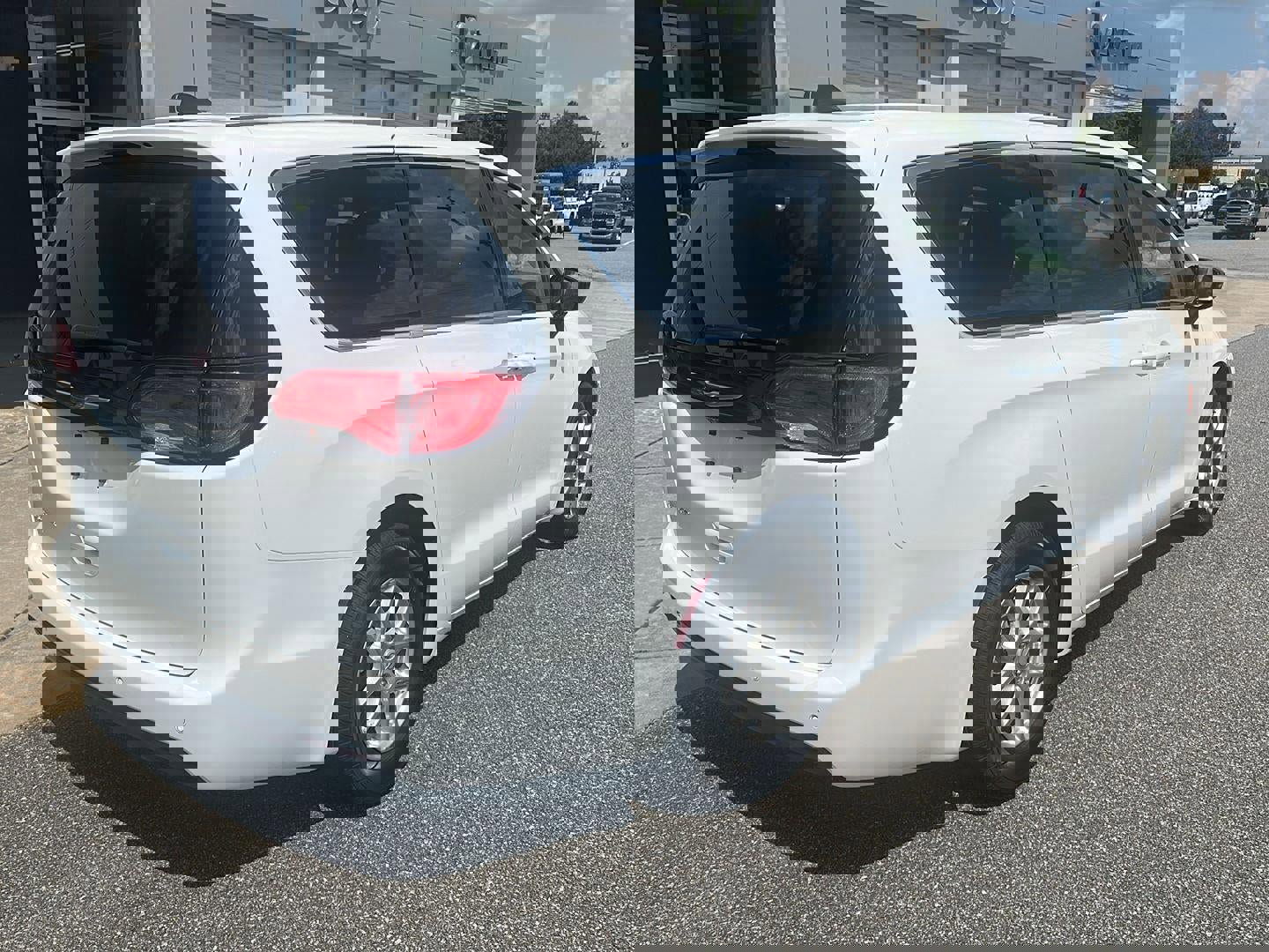 New 2026 Chrysler Voyager LX image 6