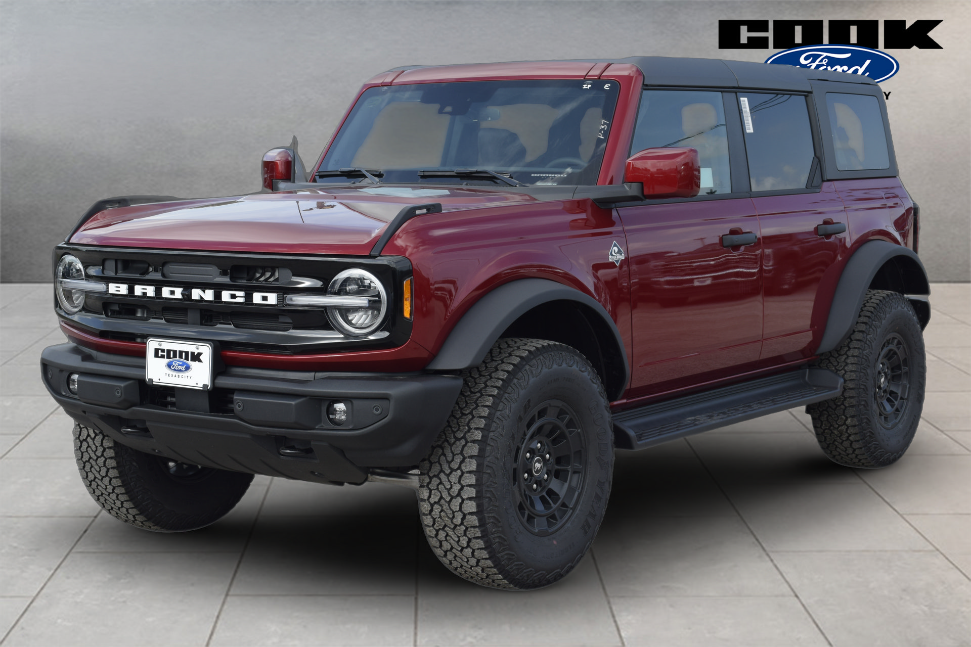 New 2026 Ford Bronco Outer Banks w/ Sasquatch Package AWD/4WD image 1