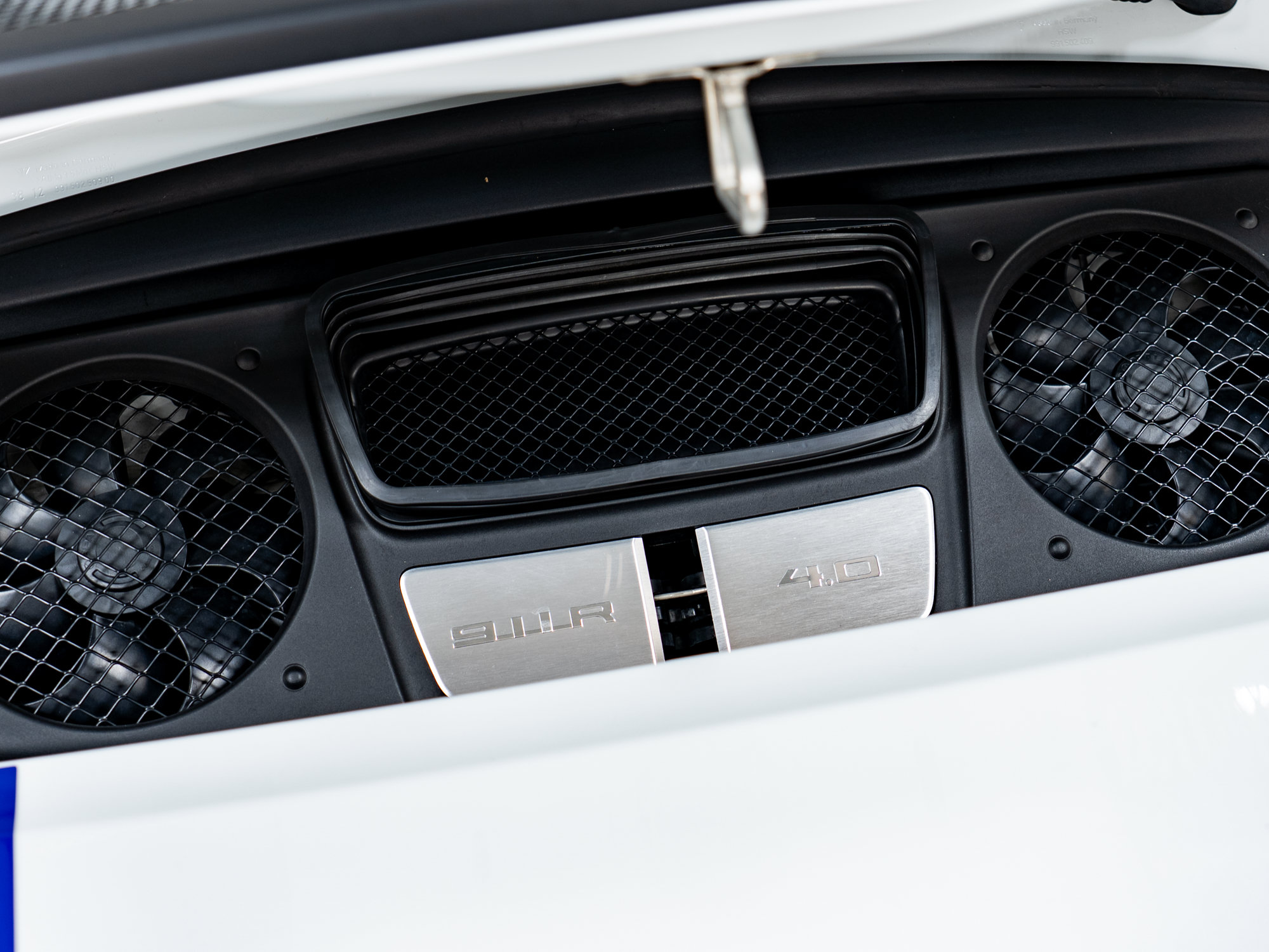 Certified 2016 Porsche 911 R RWD image 15