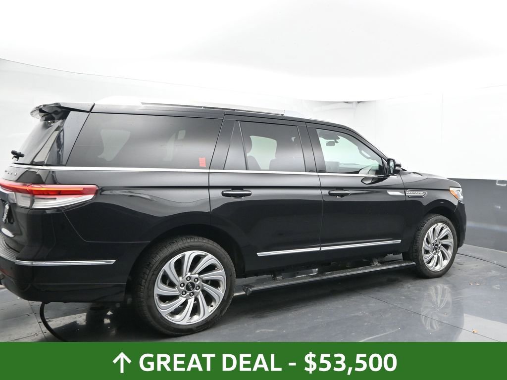 Used 2024 Lincoln Navigator Premiere image 12