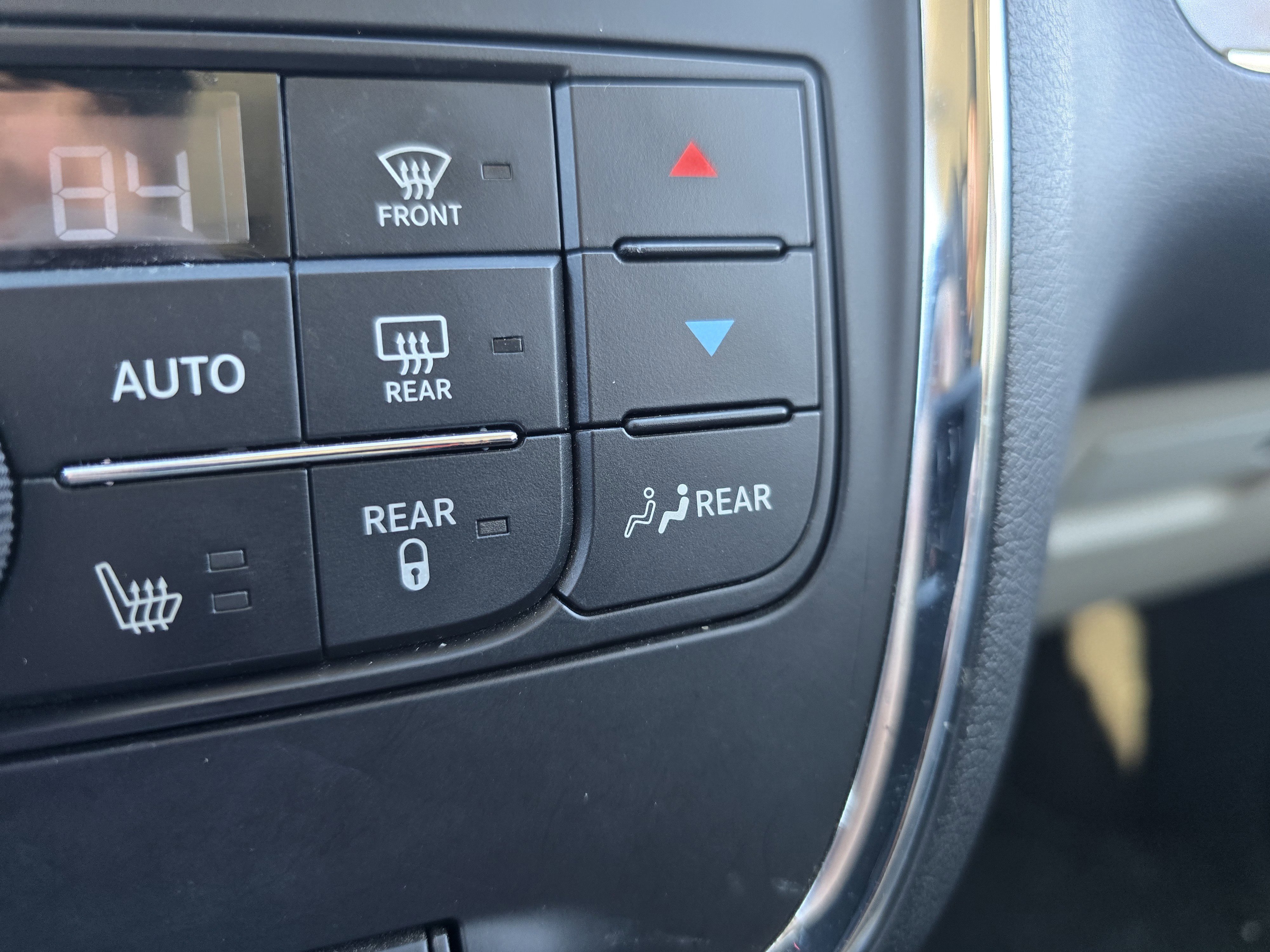 Used 2015 Chrysler Town & Country Touring w/ Driver Convenience Group image 31