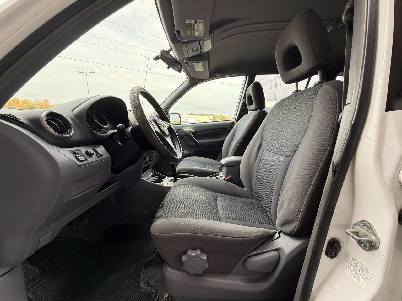 Used 2003 Toyota RAV4 2WD image 12