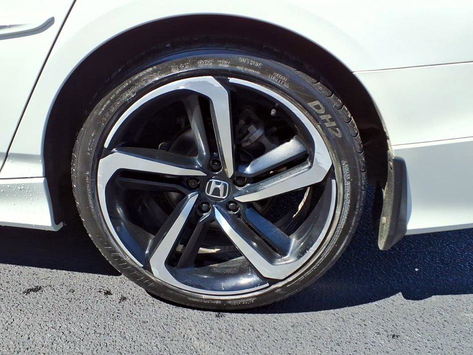 Used 2018 Honda Accord Sport image 5