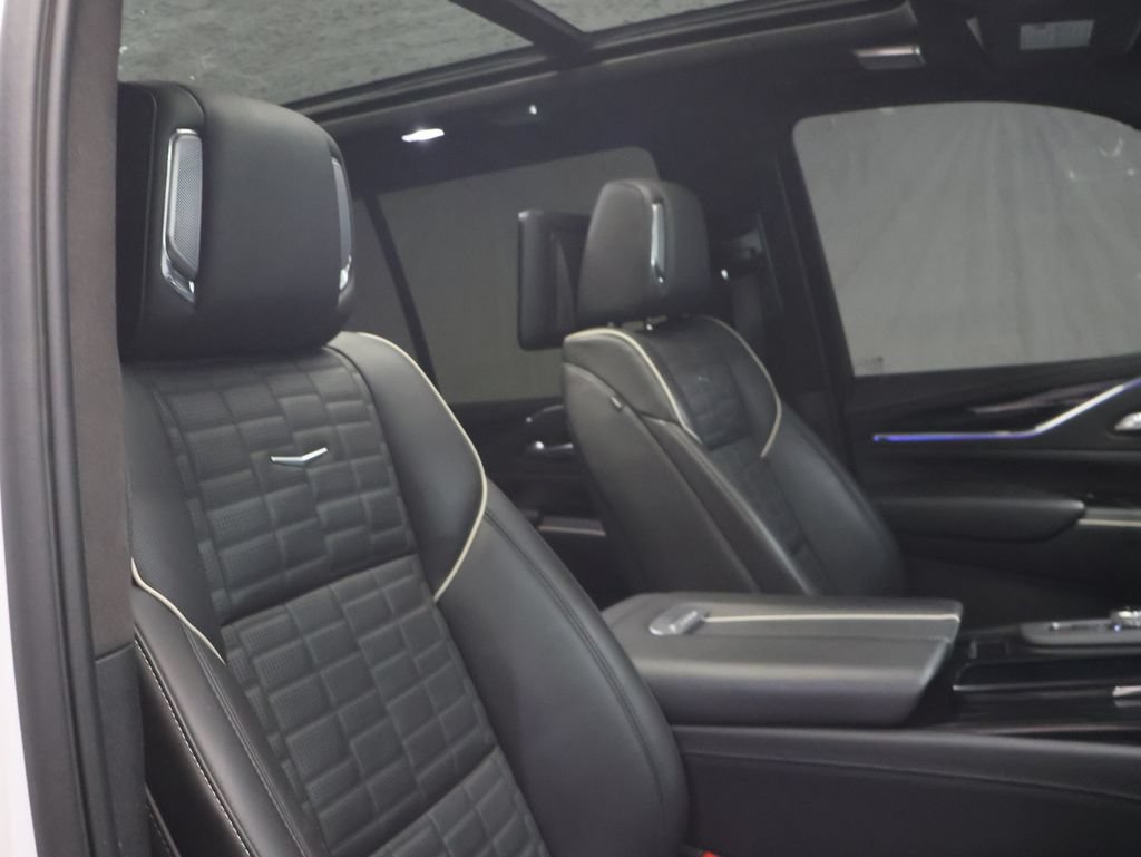 Used 2024 Cadillac Escalade V w/ LPO, ONYX Package AWD/4WD image 11