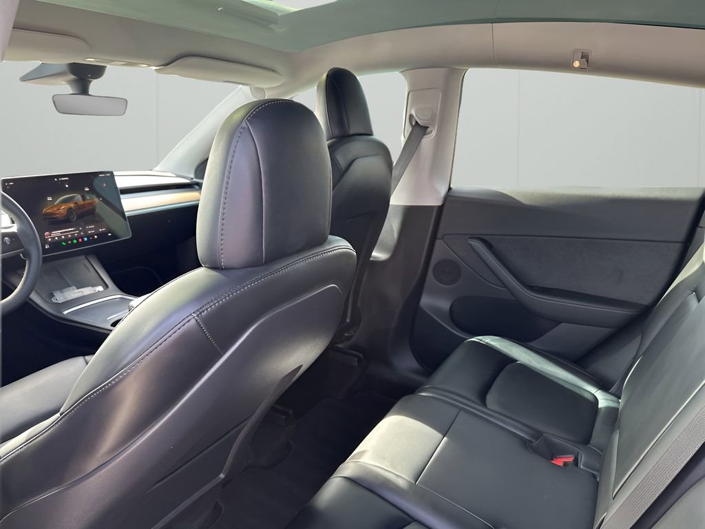 Used 2022 Tesla Model Y Long Range image 14