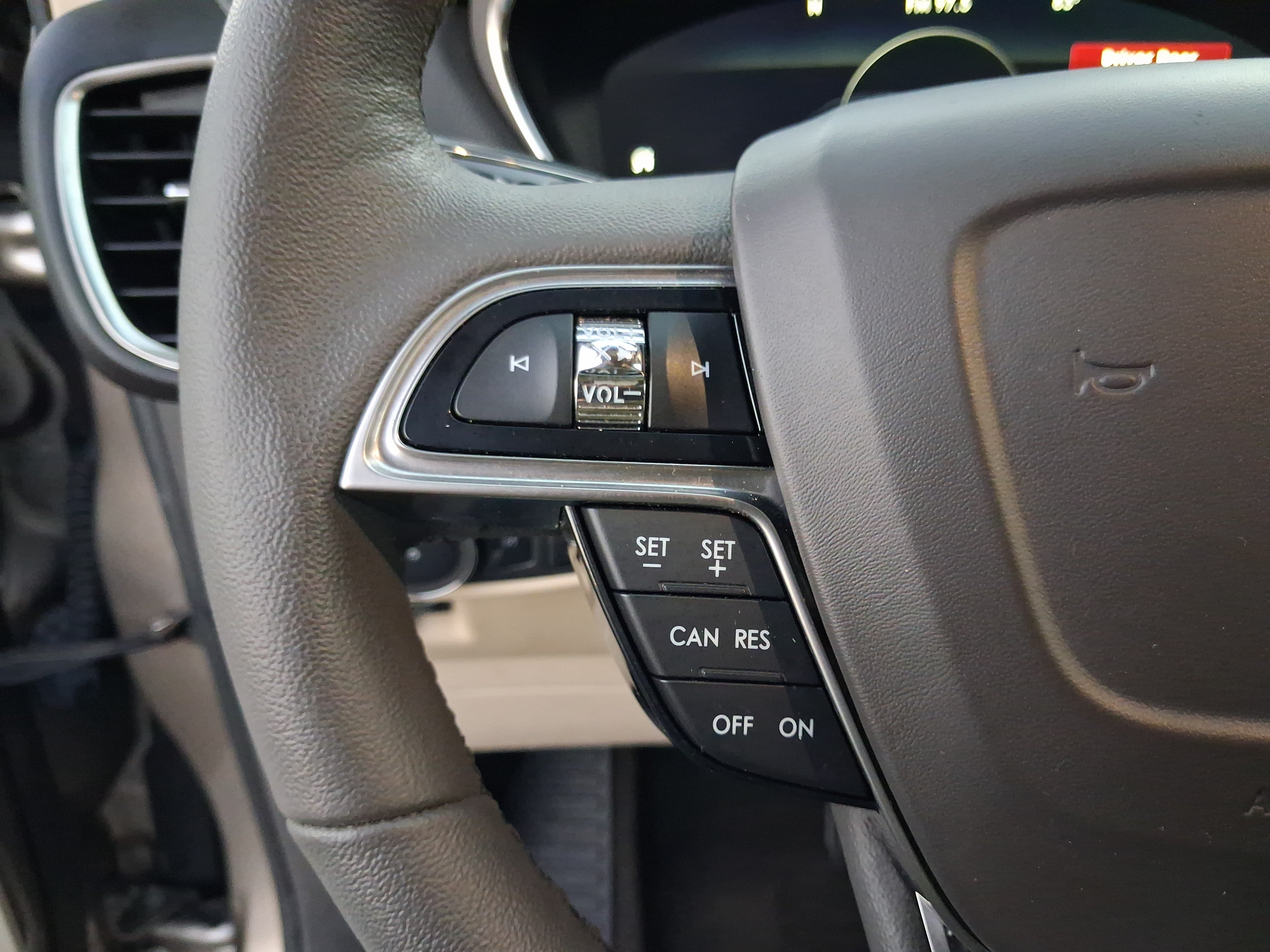 Used 2019 Lincoln Nautilus FWD image 17