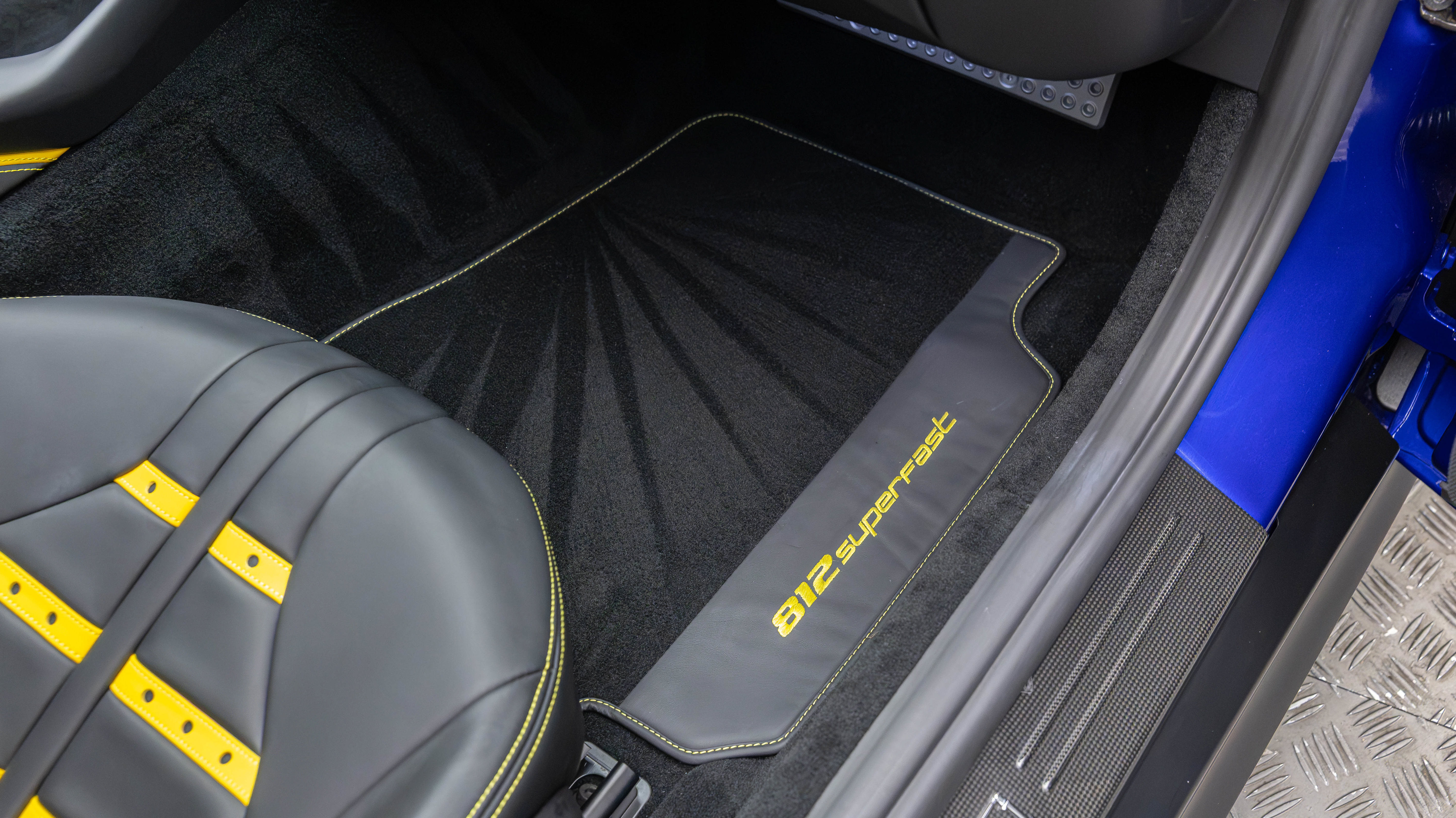 Used 2020 Ferrari 812 Superfast RWD image 49