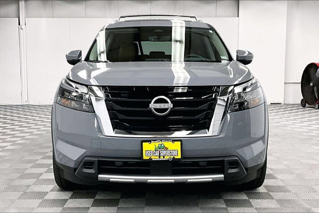 Used 2025 Nissan Pathfinder Platinum w/ Cargo Package FWD image 4