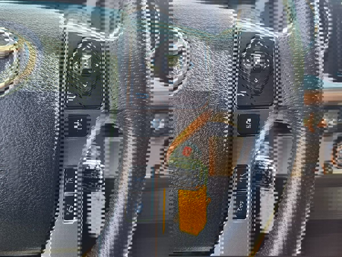 Used 2018 Toyota Tacoma SR5 image 28