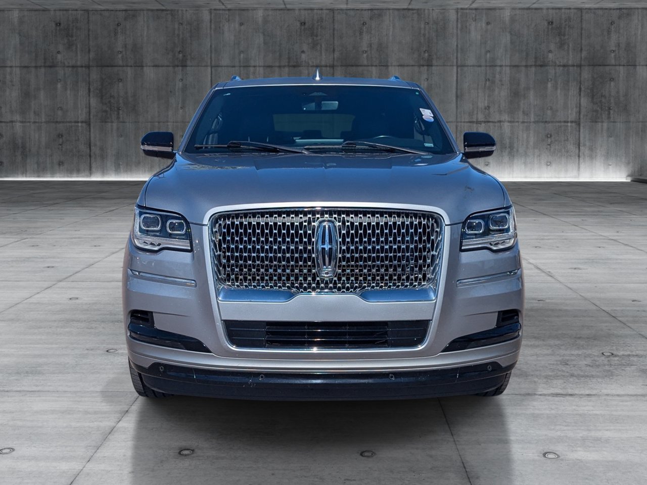 Used 2024 Lincoln Navigator L 4WD image 8