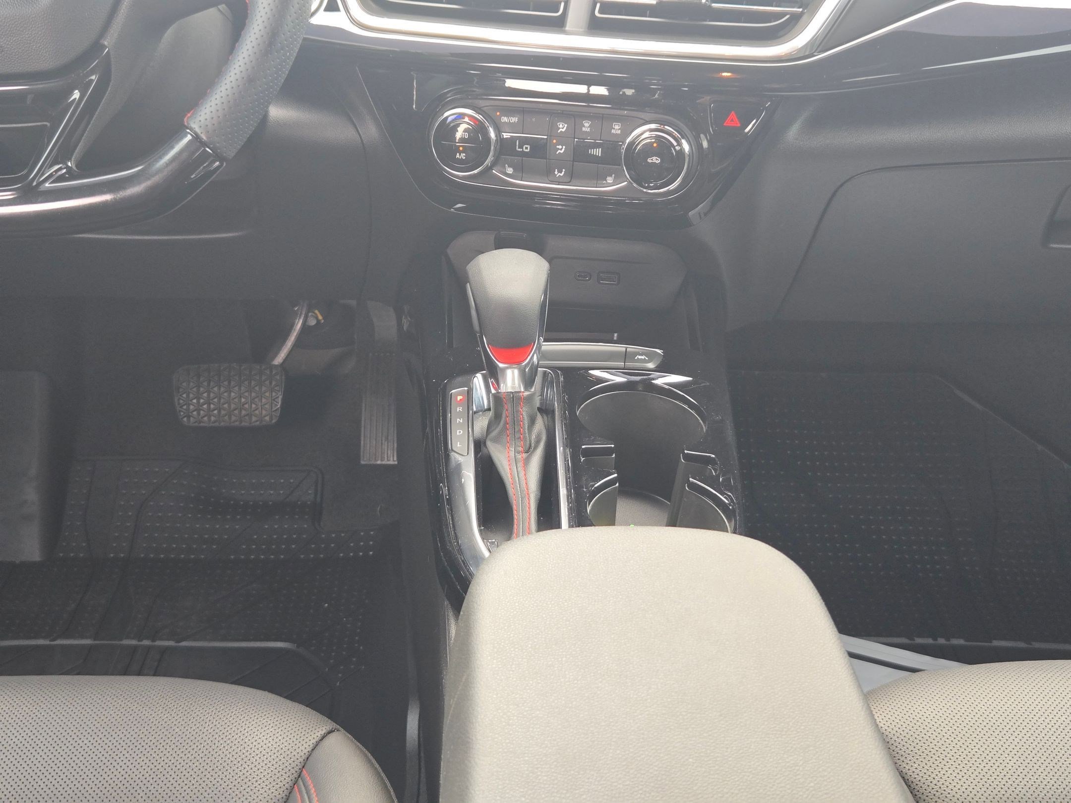 Used 2025 Chevrolet Trax RS w/ Driver Confidence Package FWD image 18
