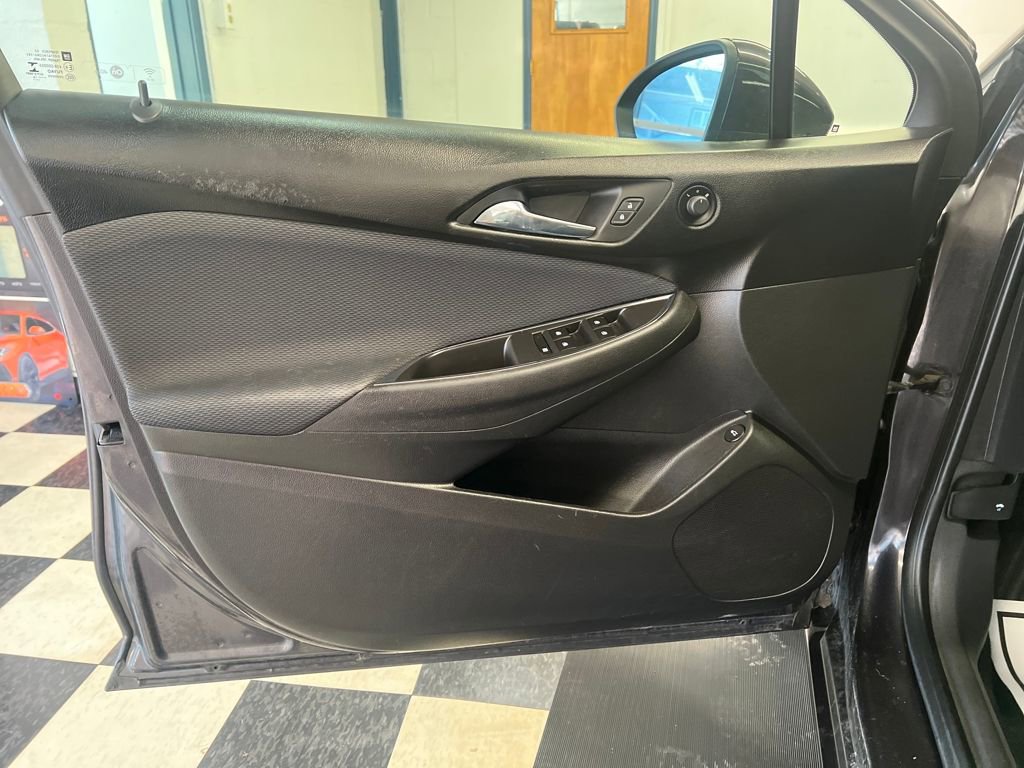 Used 2016 Chevrolet Cruze LT image 31