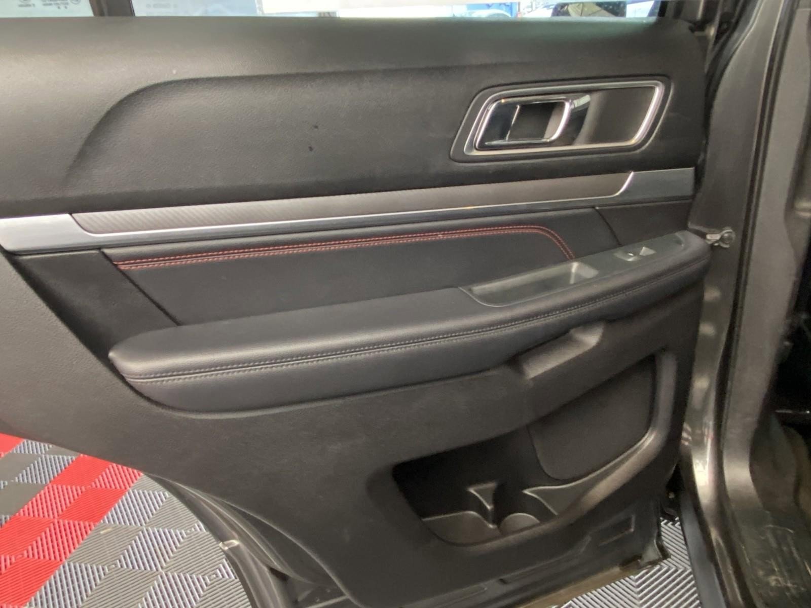 Used 2018 Ford Explorer Sport AWD/4WD image 20