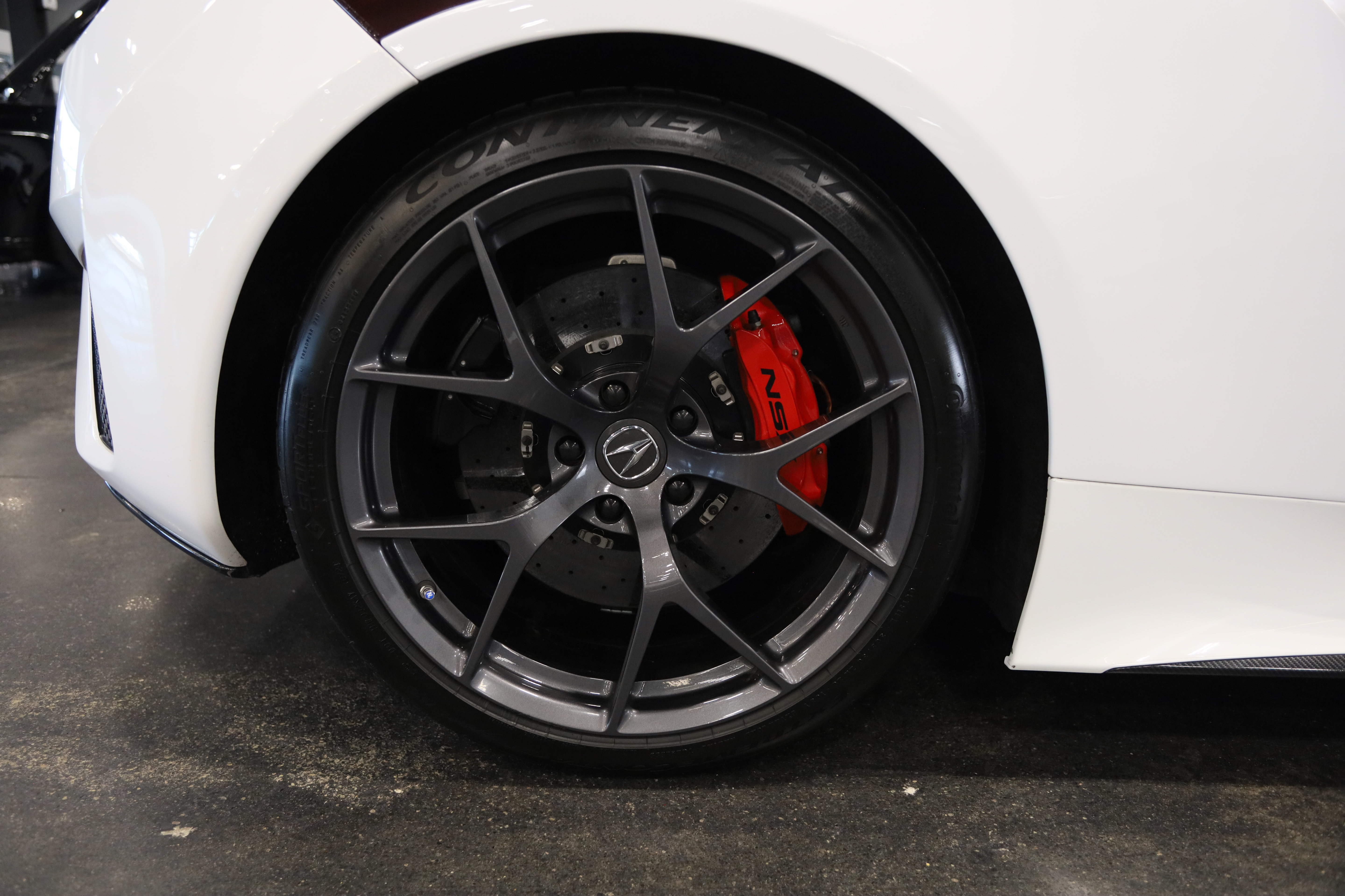 Used 2017 Acura NSX AWD/4WD image 12