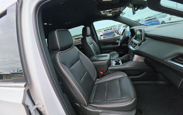 Used 2023 Chevrolet Suburban Premier AWD/4WD image 12