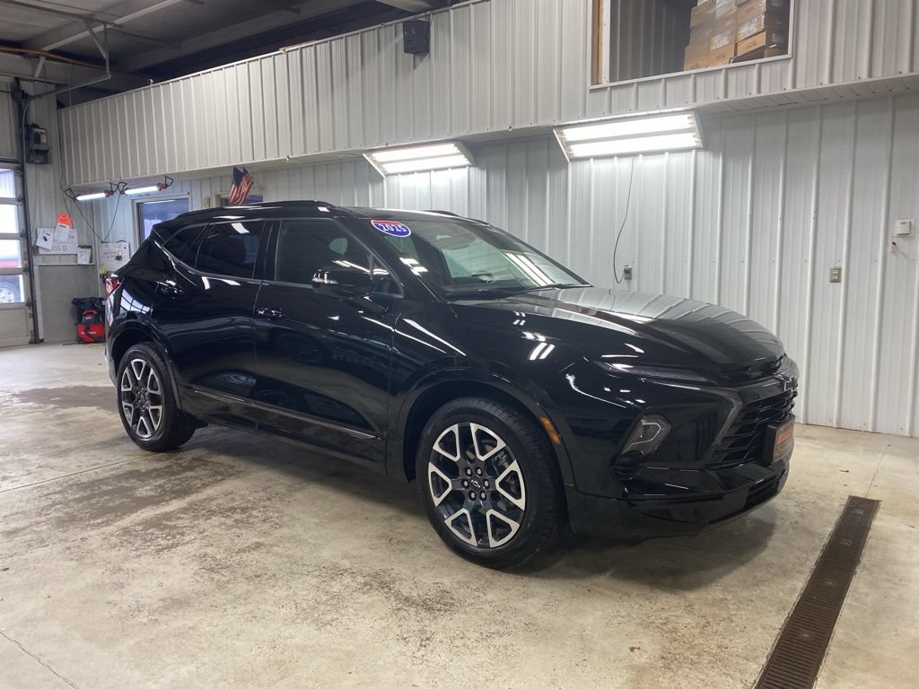 Certified 2025 Chevrolet Blazer RS w/ Enhanced Convenience Package AWD/4WD image 4