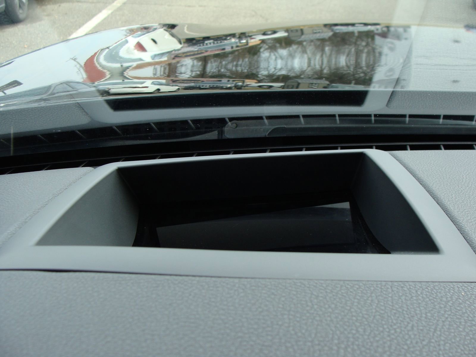 Used 2015 BMW 740Li image 36