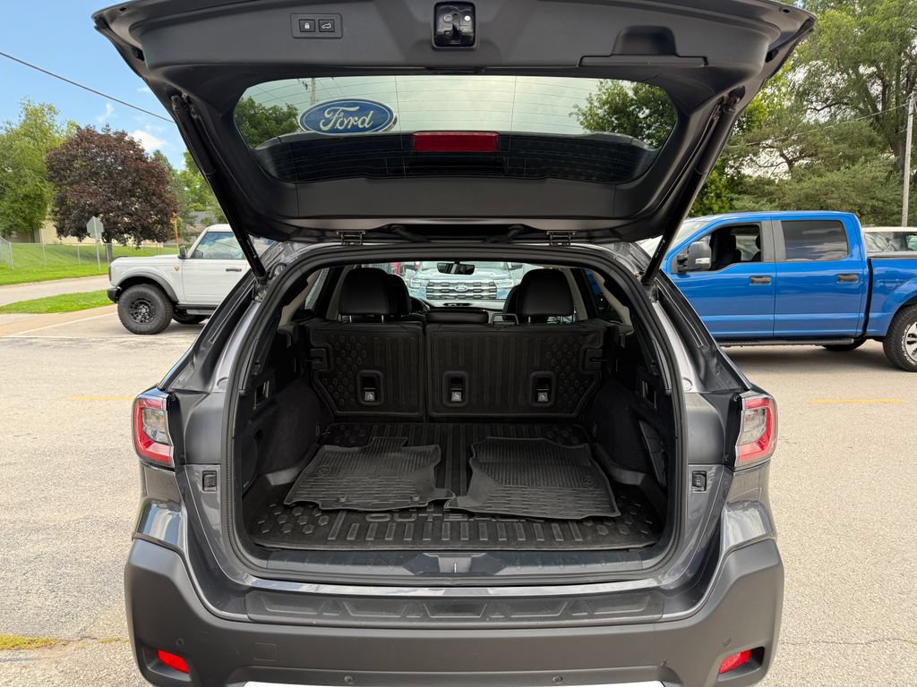 Used 2023 Subaru Outback Limited AWD/4WD image 9