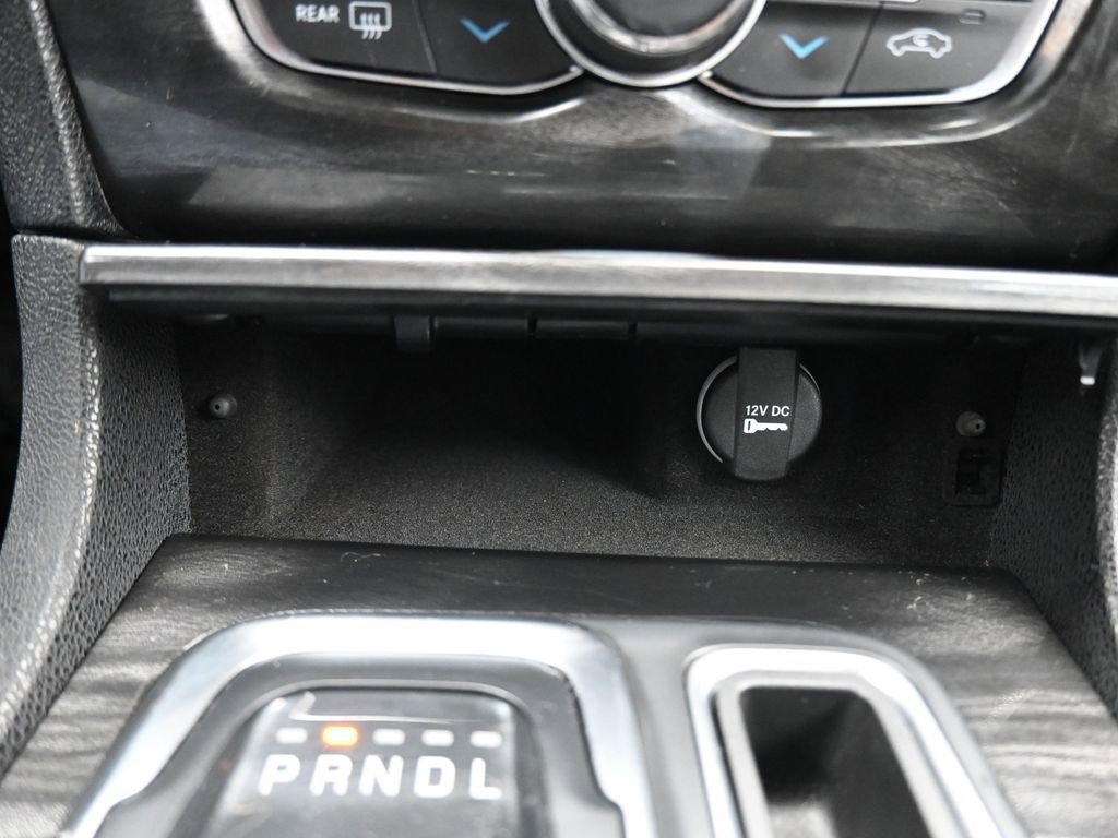 Used 2019 Chrysler 300 Touring w/ Sport Appearance Package image 21