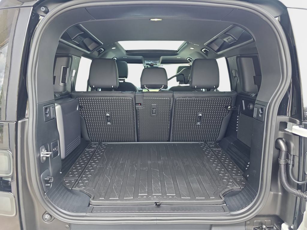 New 2026 Land Rover Defender 110 S AWD/4WD image 12