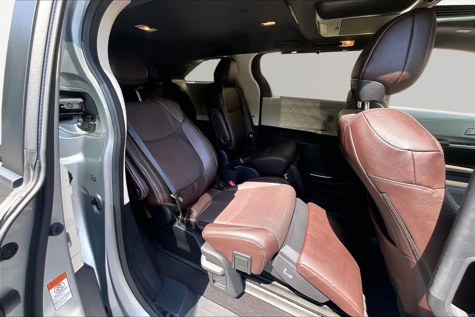 Certified 2023 Toyota Sienna Platinum FWD image 20