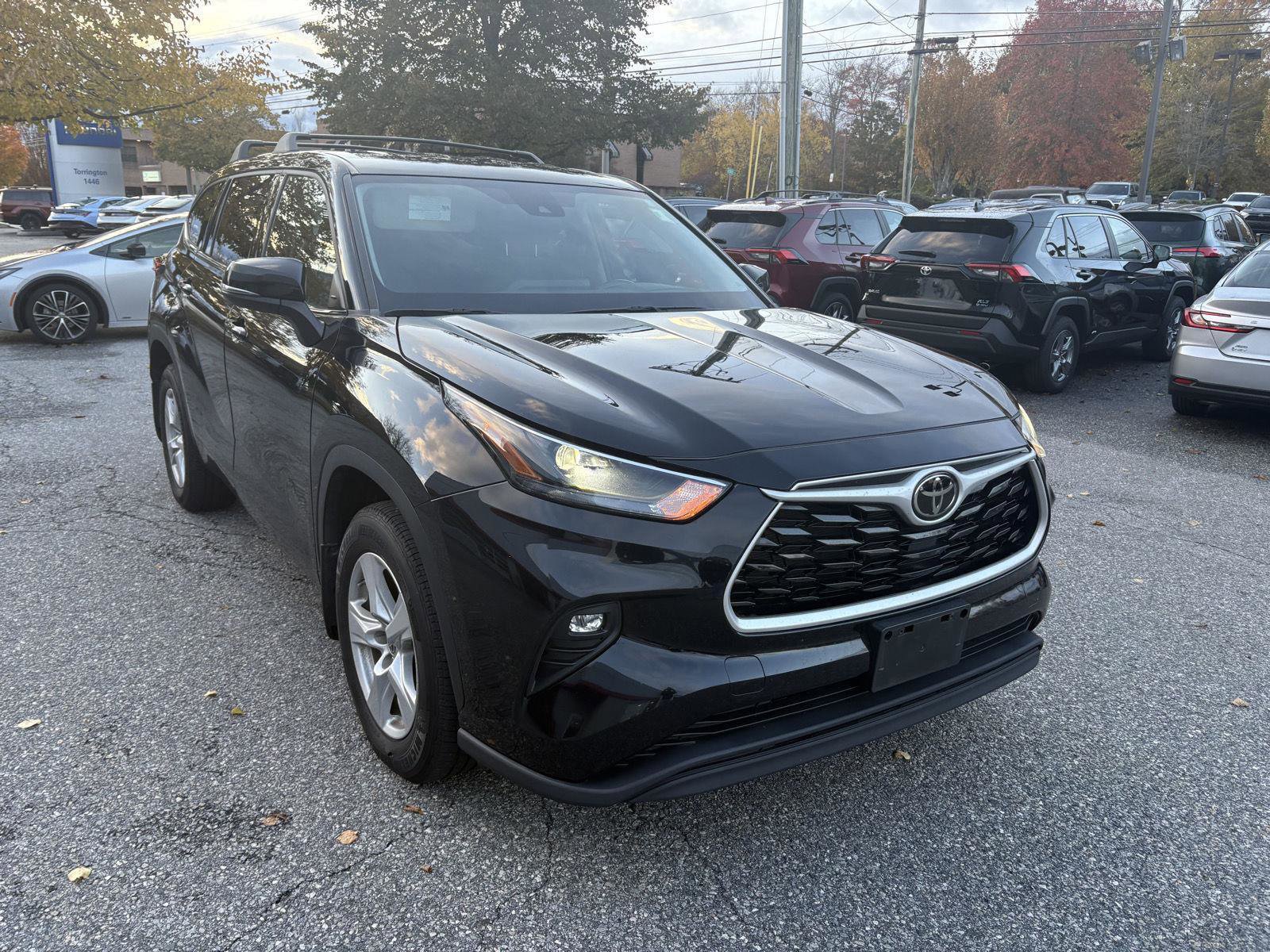 Used 2022 Toyota Highlander LE
