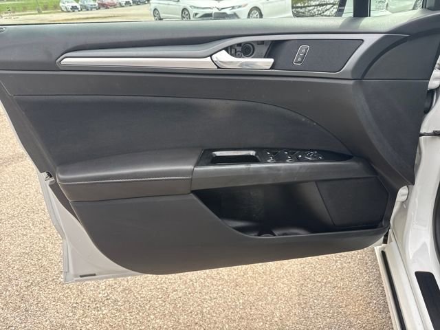 Used 2013 Ford Fusion SE FWD image 11