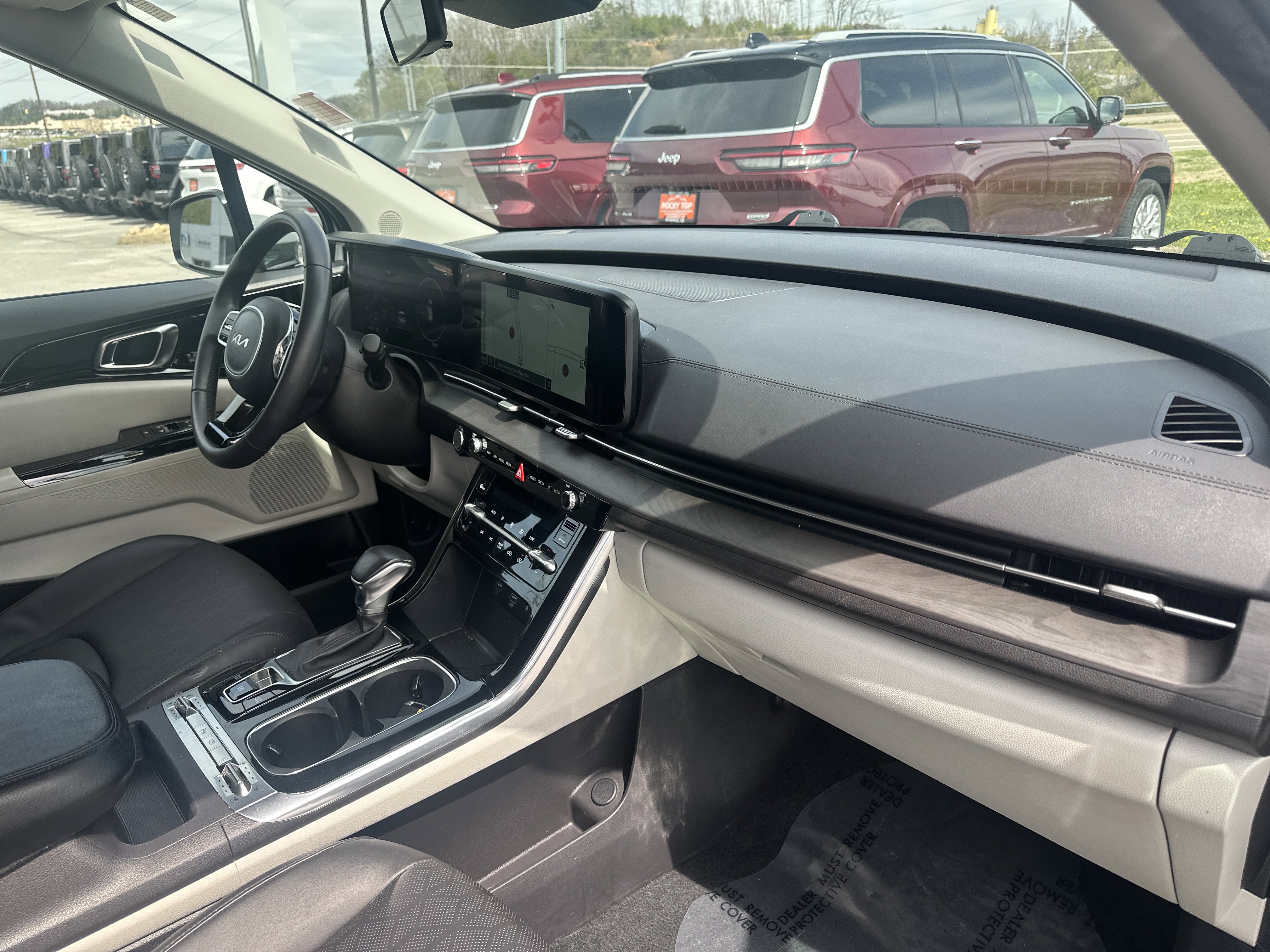 Used 2024 Kia Carnival SX image 27