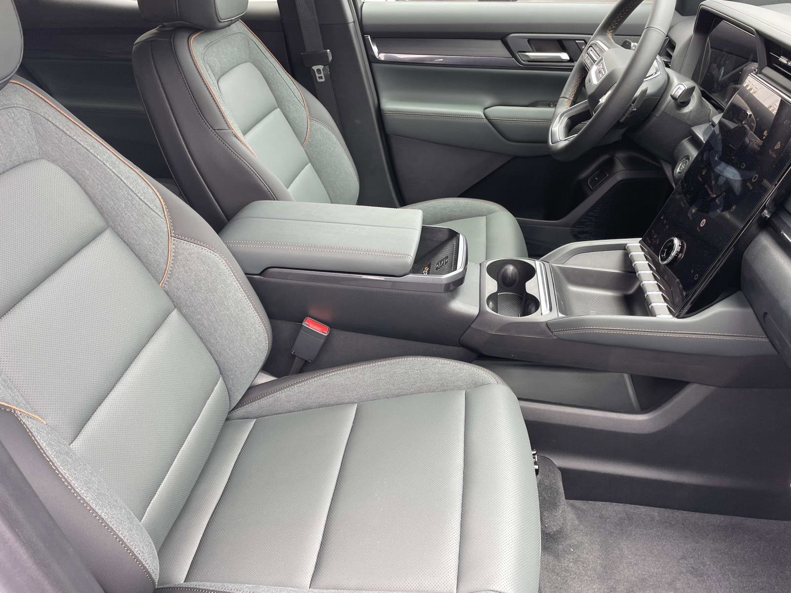 New 2026 GMC Terrain AT4 AWD/4WD image 28