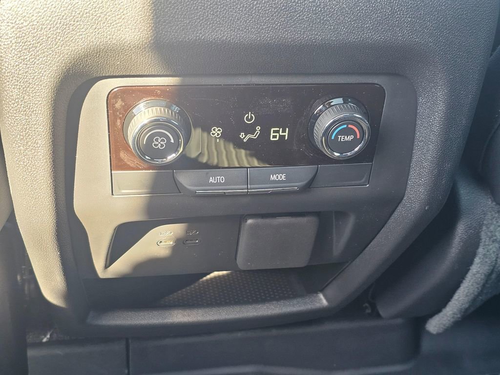 New 2026 Chevrolet Traverse Z71 w/ Driver Confidence Package image 19