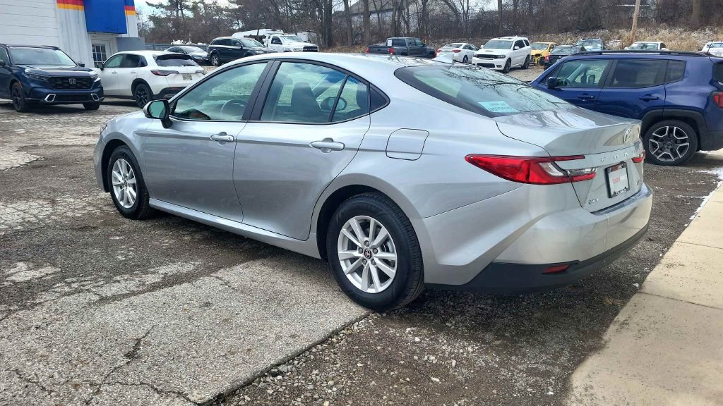 Used 2026 Toyota Camry XSE FWD image 5