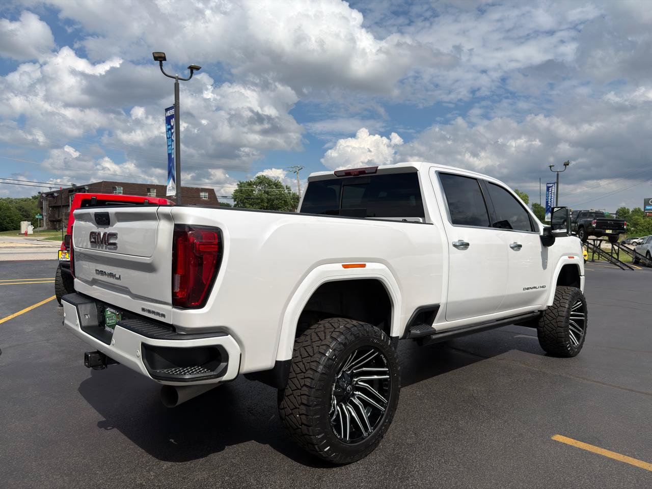 Used 2022 GMC Sierra 2500 Denali w/ Denali Ultimate Package AWD/4WD image 3