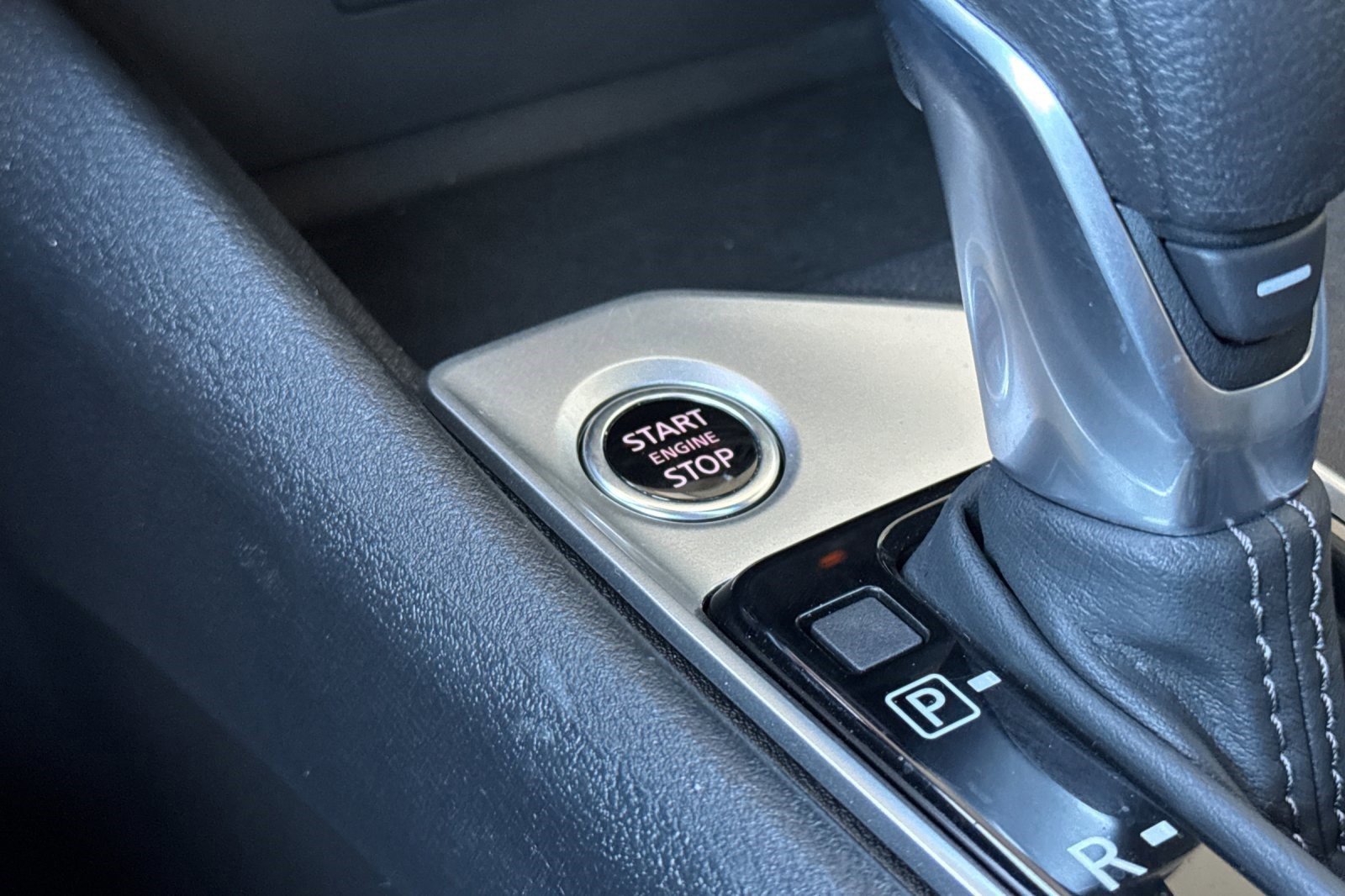 Used 2025 Nissan Altima 2.5 SV FWD image 32