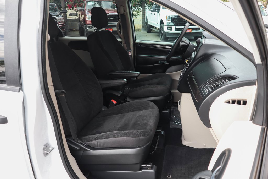 Used 2019 Dodge Grand Caravan SE image 35