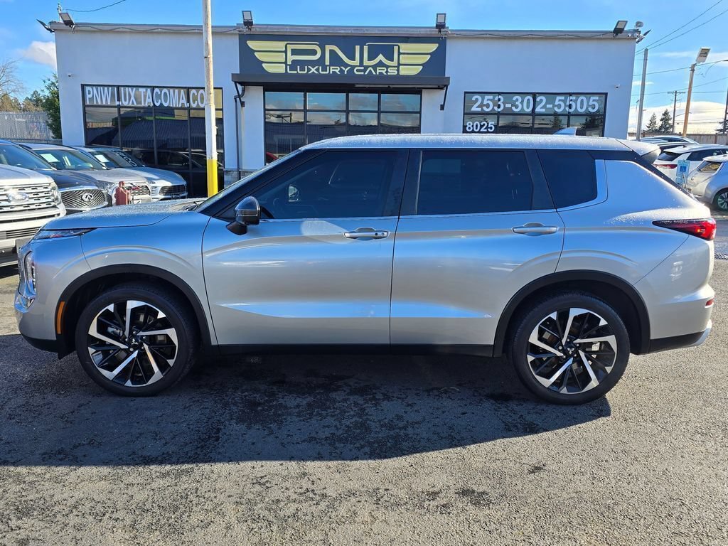 Used 2022 Mitsubishi Outlander SE AWD/4WD image 11