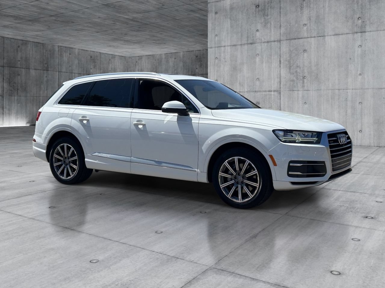 Used 2019 Audi Q7 3.0T Premium Plus w/ Premium Plus Package AWD/4WD image 7