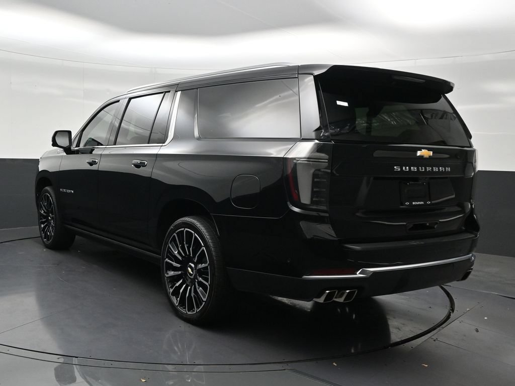 Used 2026 Chevrolet Suburban High Country AWD/4WD image 3