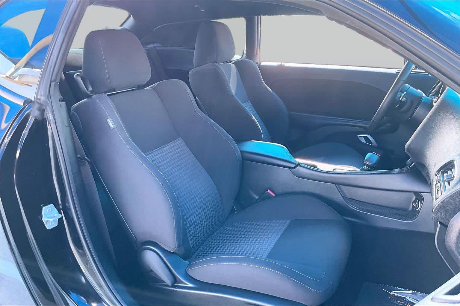 Used 2022 Dodge Challenger R/T w/ Blacktop Package RWD image 8