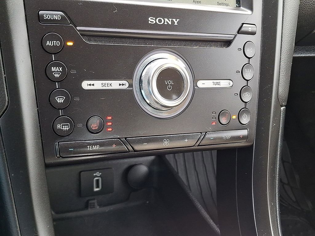 Used 2018 Ford Fusion Titanium image 17