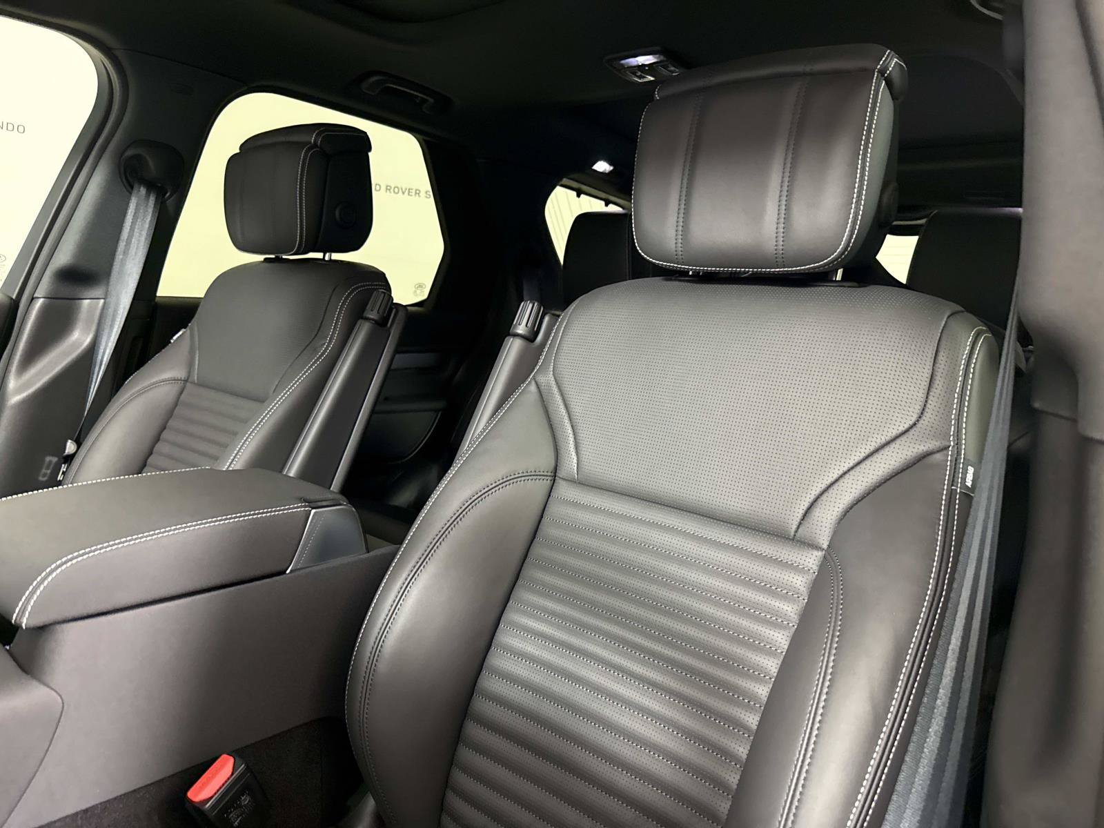 New 2026 Land Rover Discovery Dynamic SE AWD/4WD image 21