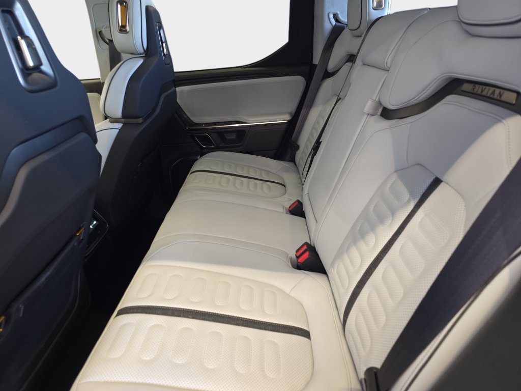 Used 2022 Rivian R1T Adventure AWD/4WD image 18