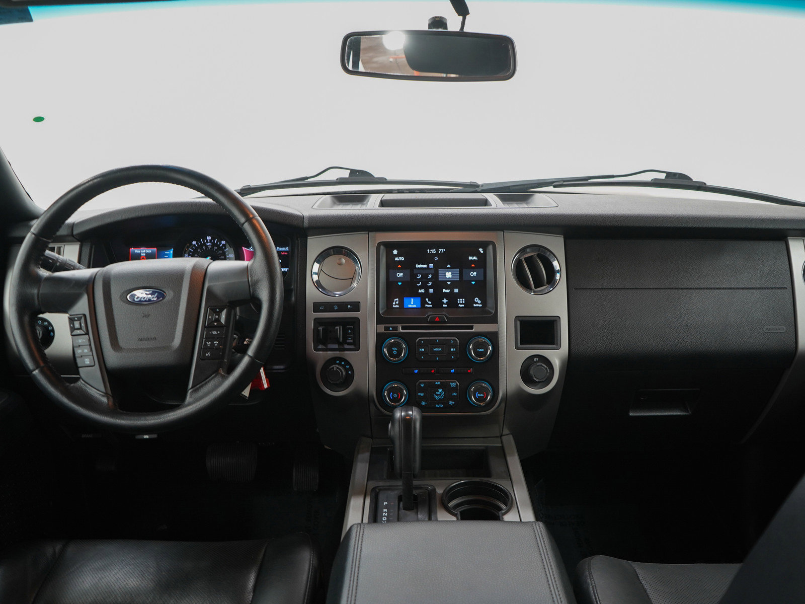 Used 2017 Ford Expedition XLT w/ Equipment Group 202A AWD/4WD image 14