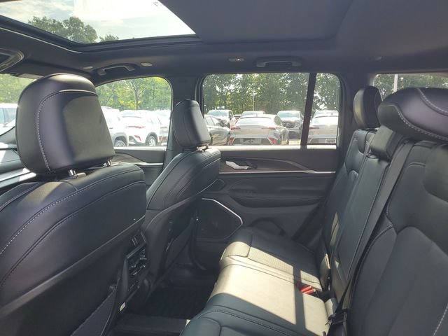 New 2026 Jeep Grand Cherokee Limited AWD/4WD image 10