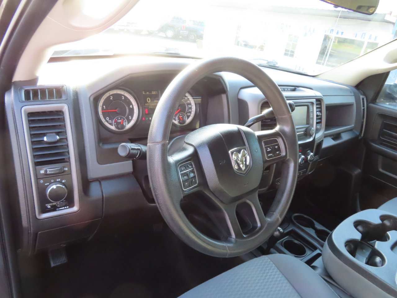 Used 2018 RAM 2500 Tradesman w/ Chrome Appearance Group image 29